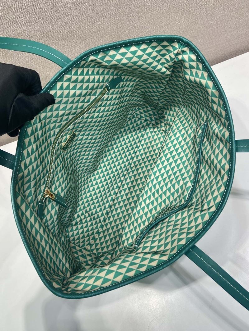 Pra*a tote bags